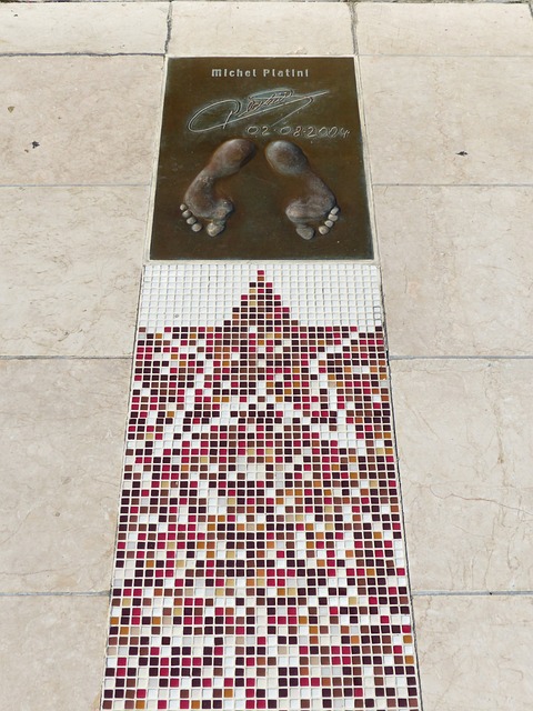 荐关系中一 荐关系中一